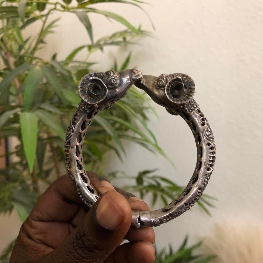 VTG Silver 925 Rams Head Aries Zodiac Hinged Greek Bangle Bracelet Cuff Filigree